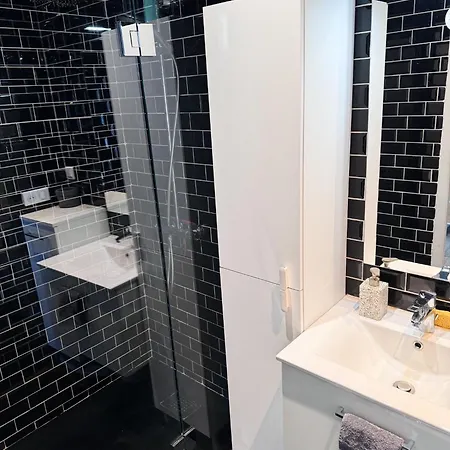 Appartement Bien Situe Reservation Du Samedi Au Samedi Minimum *